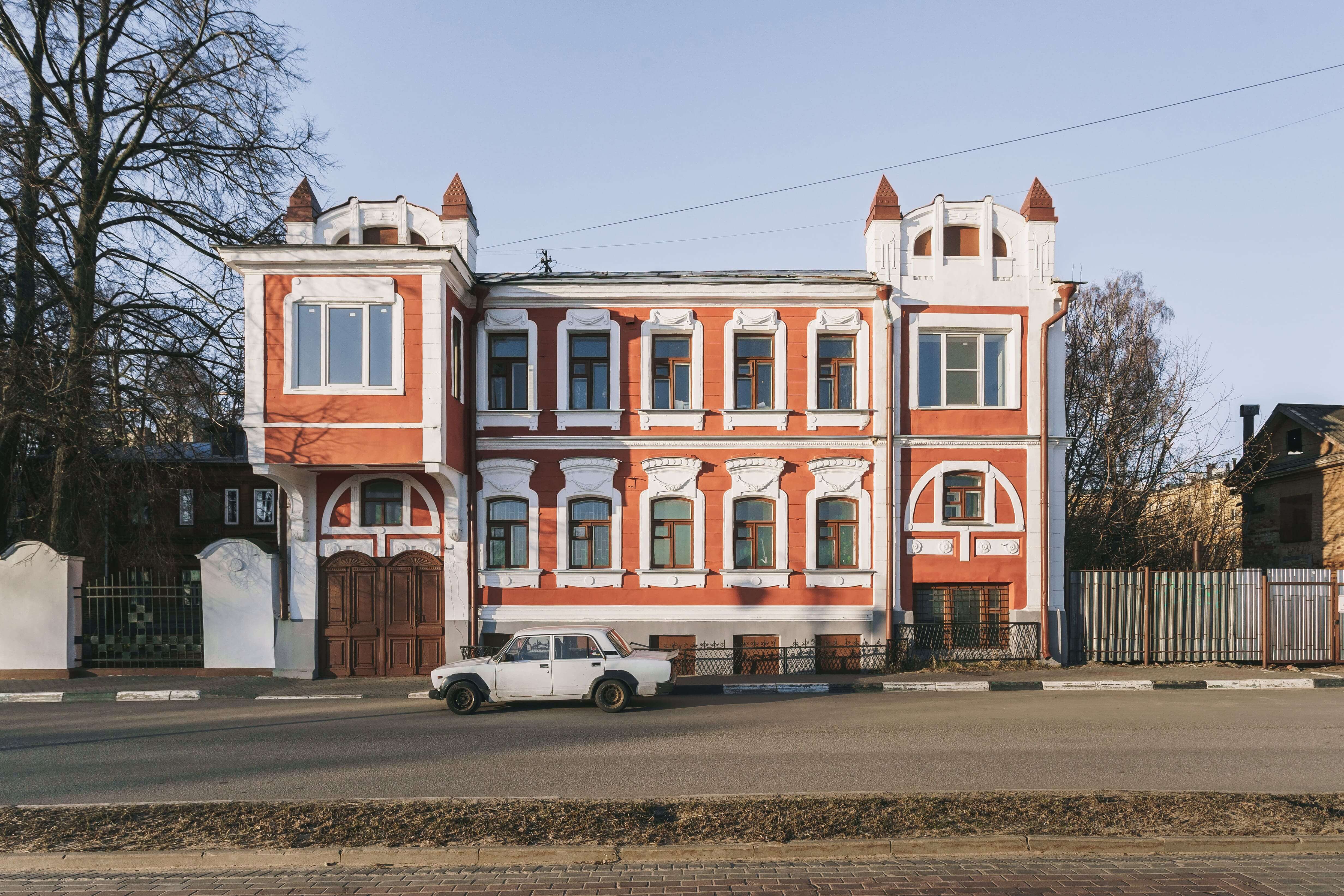 Дом Грибкова и Больница Красного Креста до